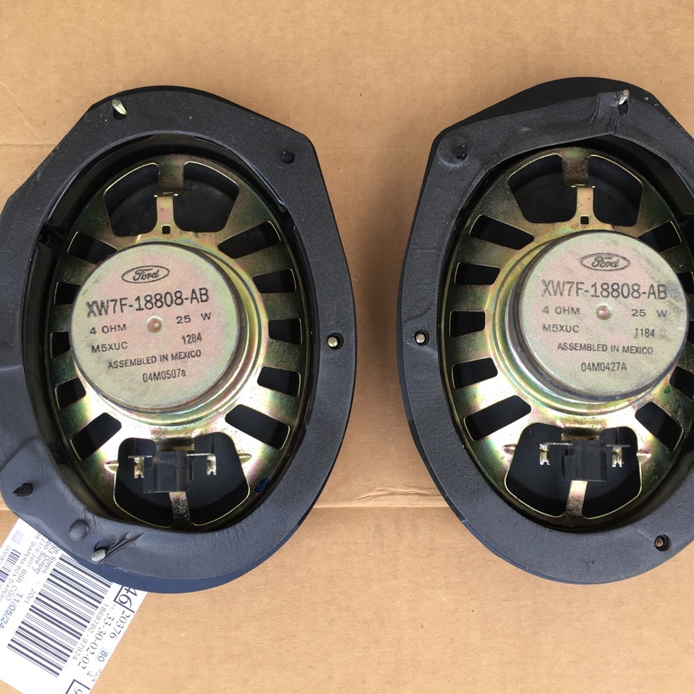 Black Oval Front/Rear 2004 Lincoln Town car Speaker(Auto Car Parts) - Picture 7 of 10
